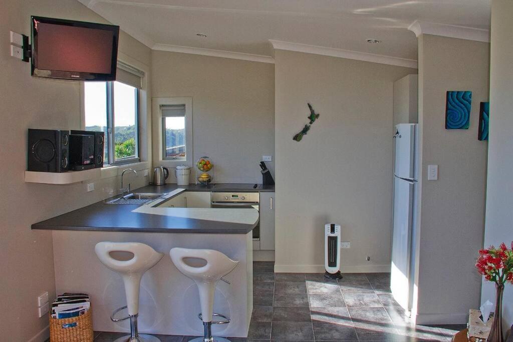 Orca Lodge Raglan Eksteriør billede